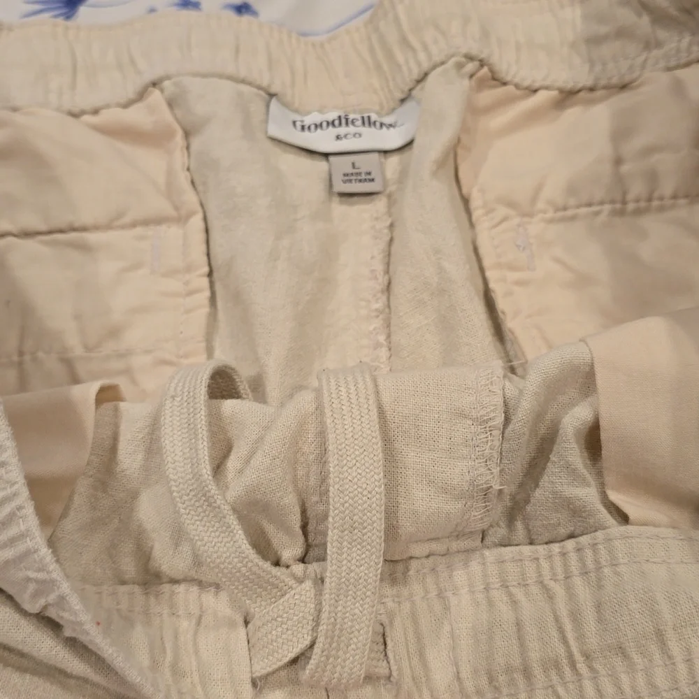 ❤️5/$25 new Men's Cream Cargo Shorts